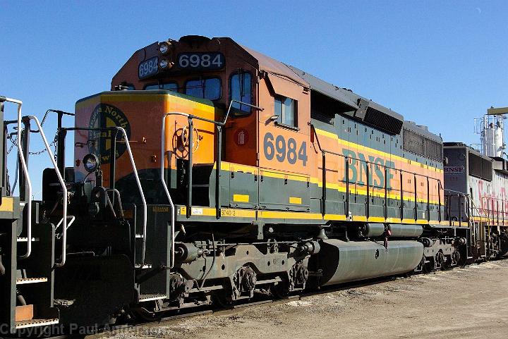 BNSF 6984 - SD40-2.jpg